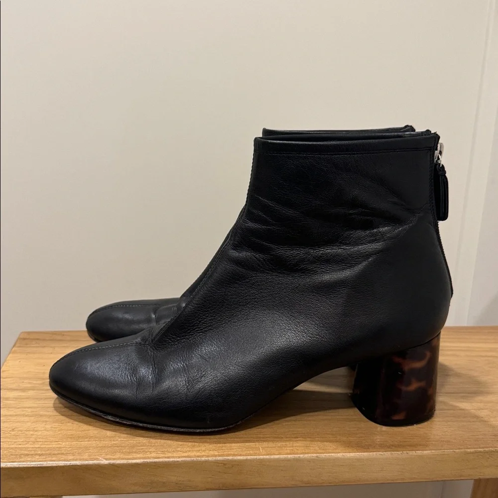 AGL | Veta Precious Leather ankle boot with heel / Size 39.5